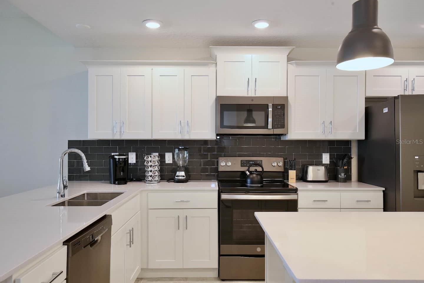 THE TERRACES AT STOREY LAKE CONDO 2 PH 14 - Residential