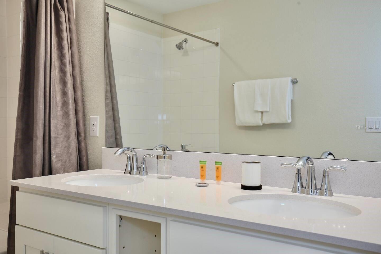 THE TERRACES AT STOREY LAKE CONDO 2 PH 14 - Residential