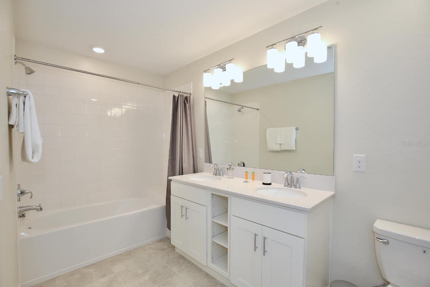 THE TERRACES AT STOREY LAKE CONDO 2 PH 14 - Residential