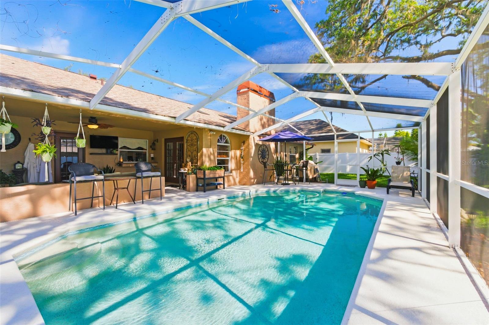 5226 SALTAMONTE DRIVE