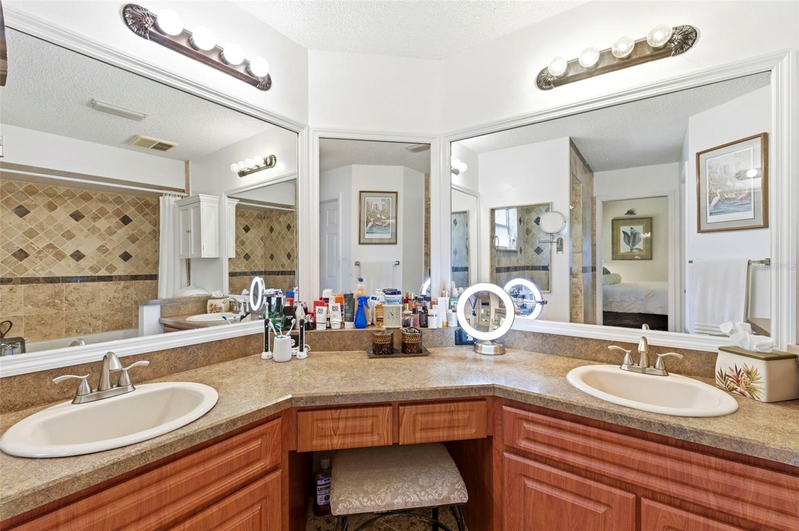 HUNTERS RIDGE - Residential