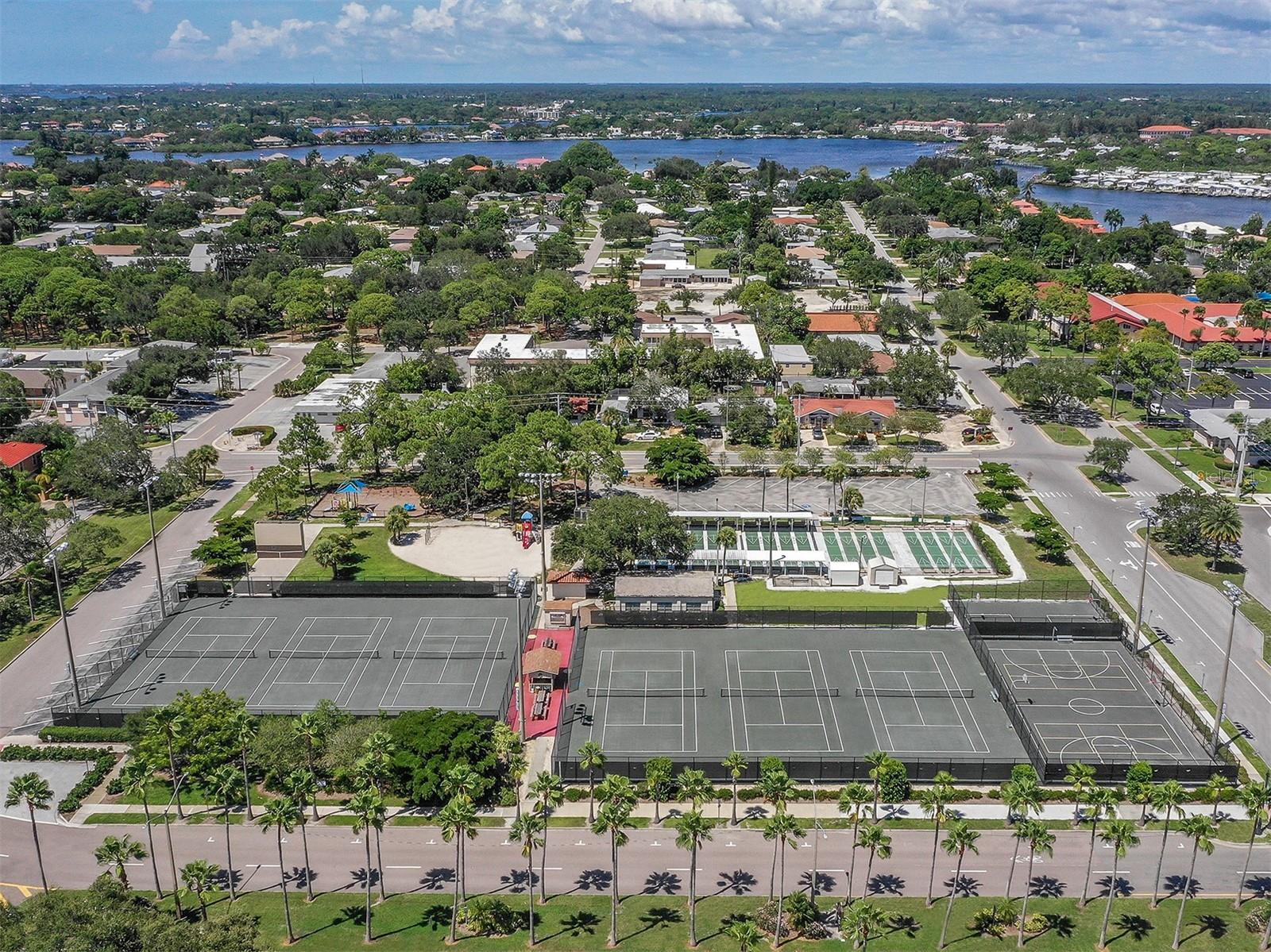 VENICE GOLF & COUNTRY CLUB - Residential