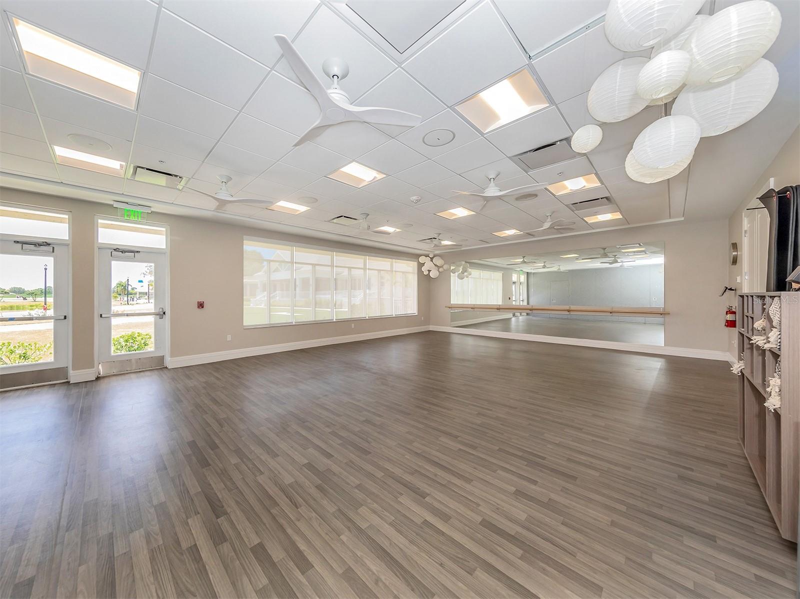 VENICE GOLF & COUNTRY CLUB - Residential