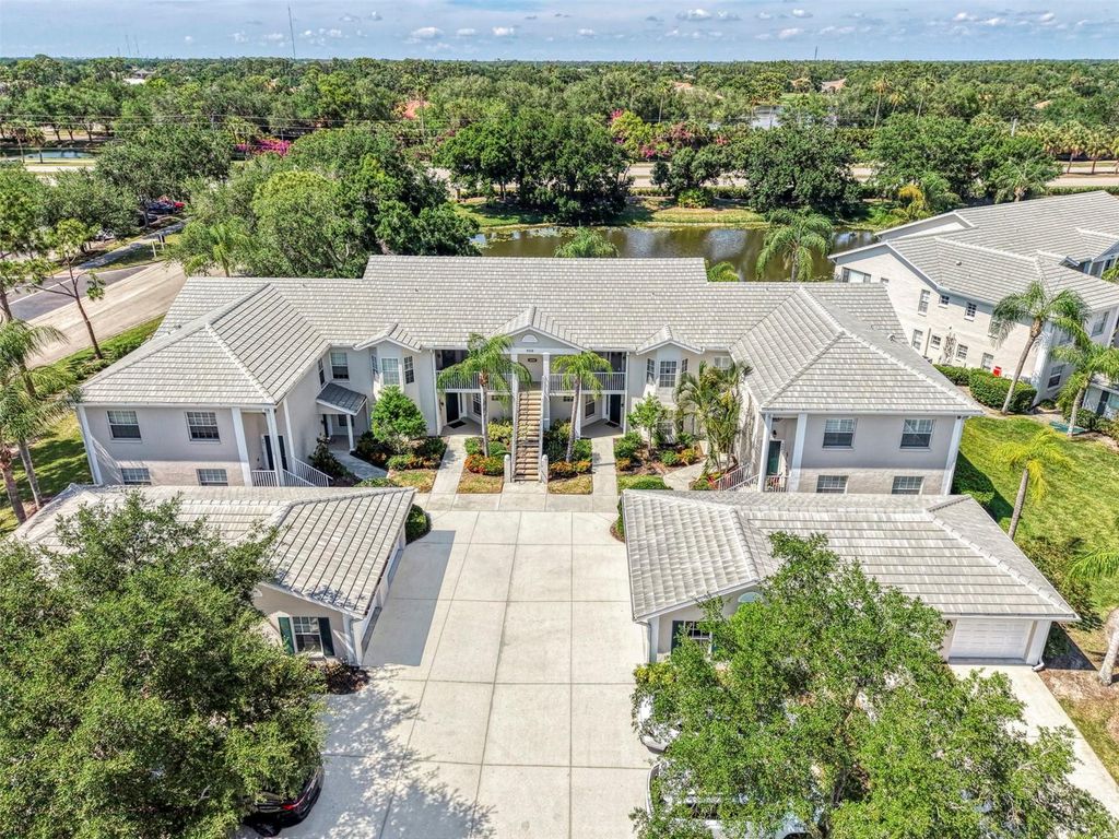 Photo of 900 Addington Court #203, Venice, FL 34293 (MLS # N6144202)