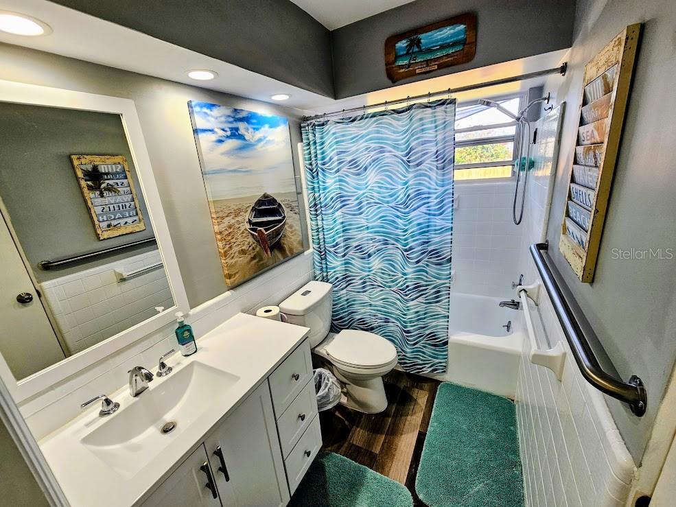 RIDGEWOOD GROVES - Residential