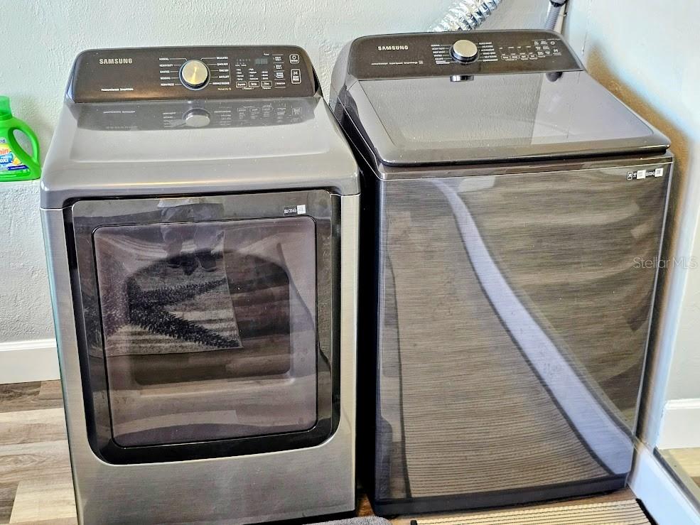 RIDGEWOOD GROVES - Residential