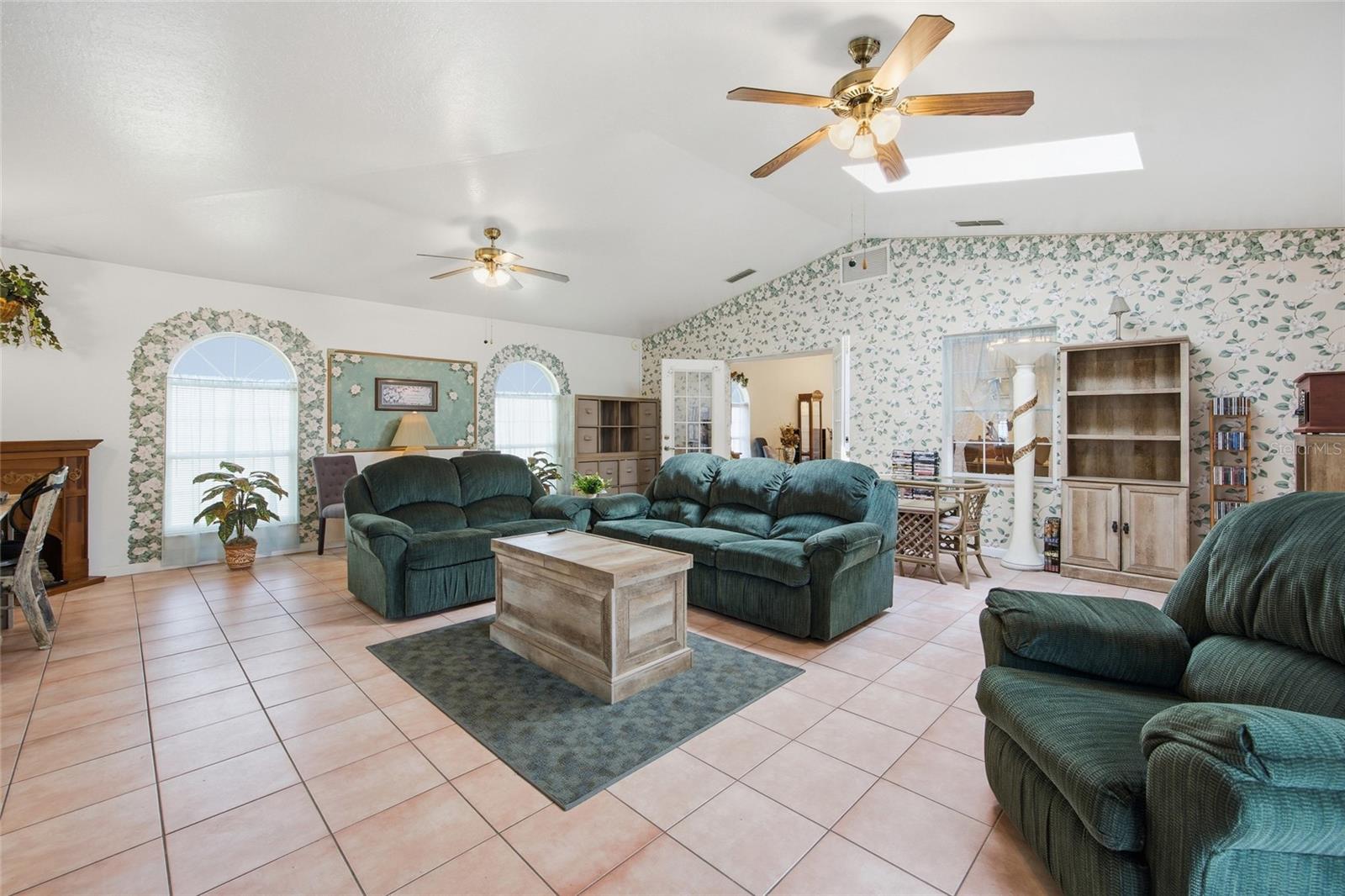 SILVER SPGS SHORES UN 10 - Residential