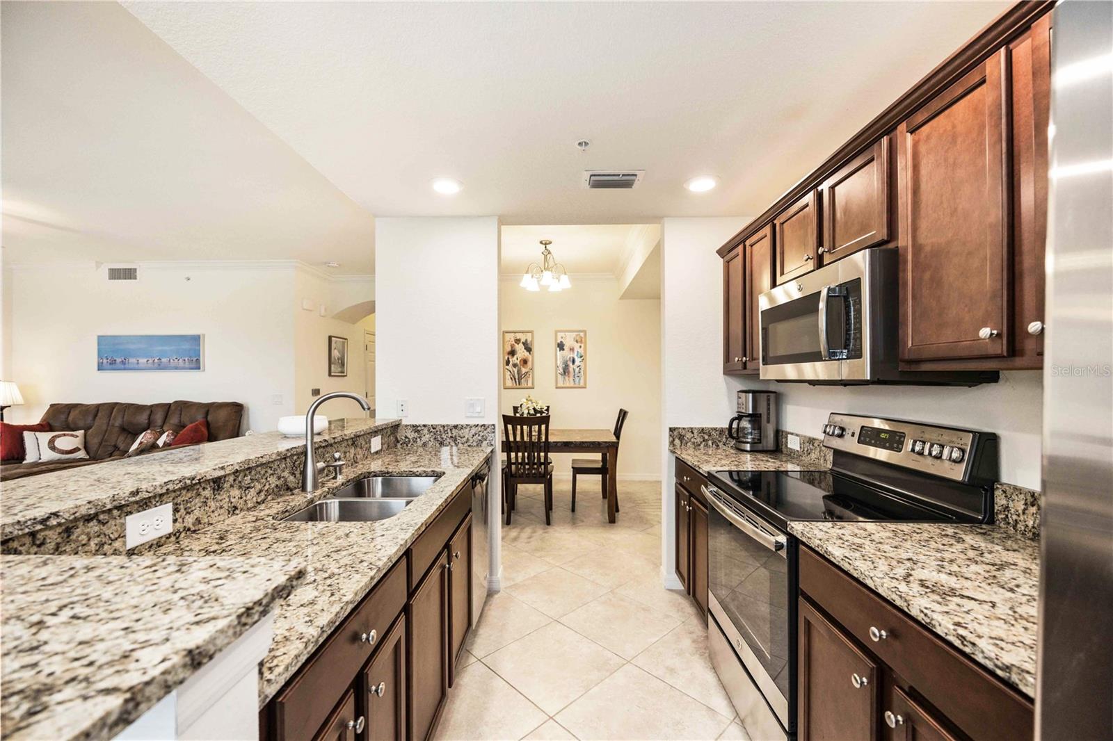 LAKEWOOD NATIONAL - Residential