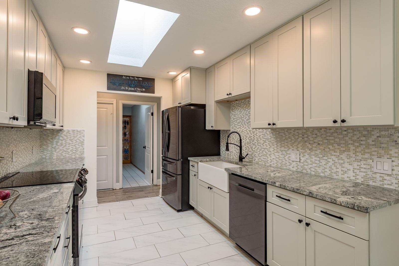 LAKE VALENCIA UNIT ONE - Residential