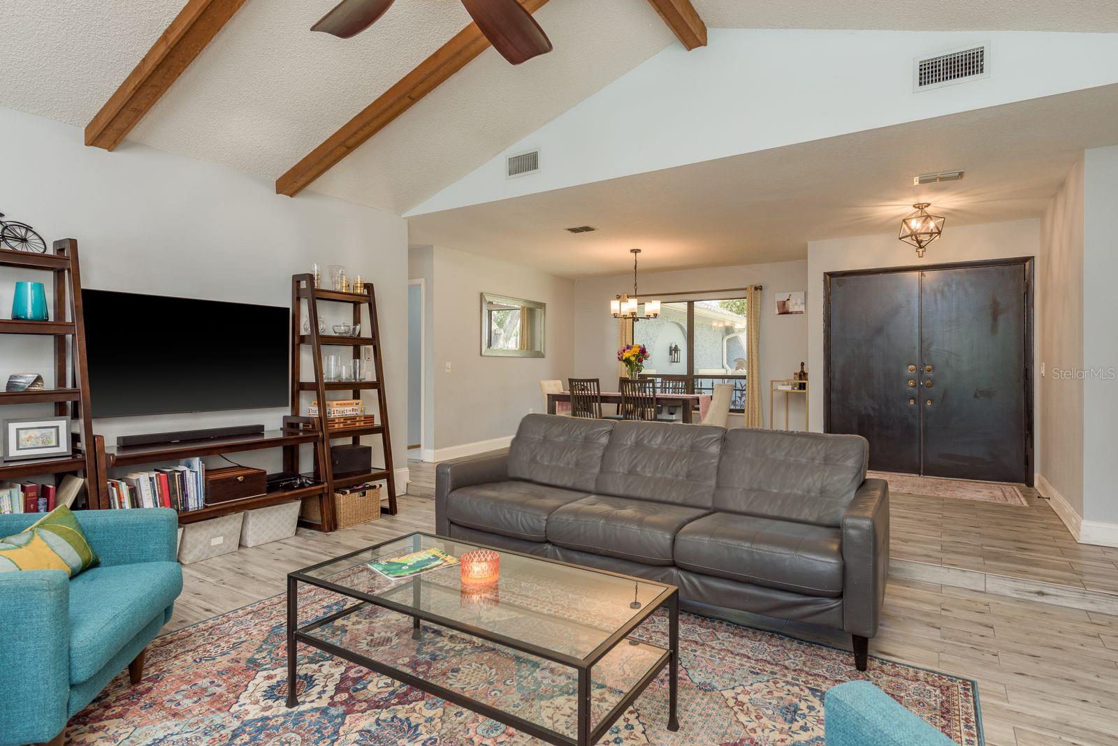 LAKE VALENCIA UNIT ONE - Residential