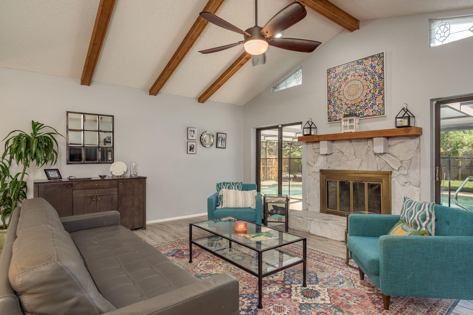 LAKE VALENCIA UNIT ONE - Residential