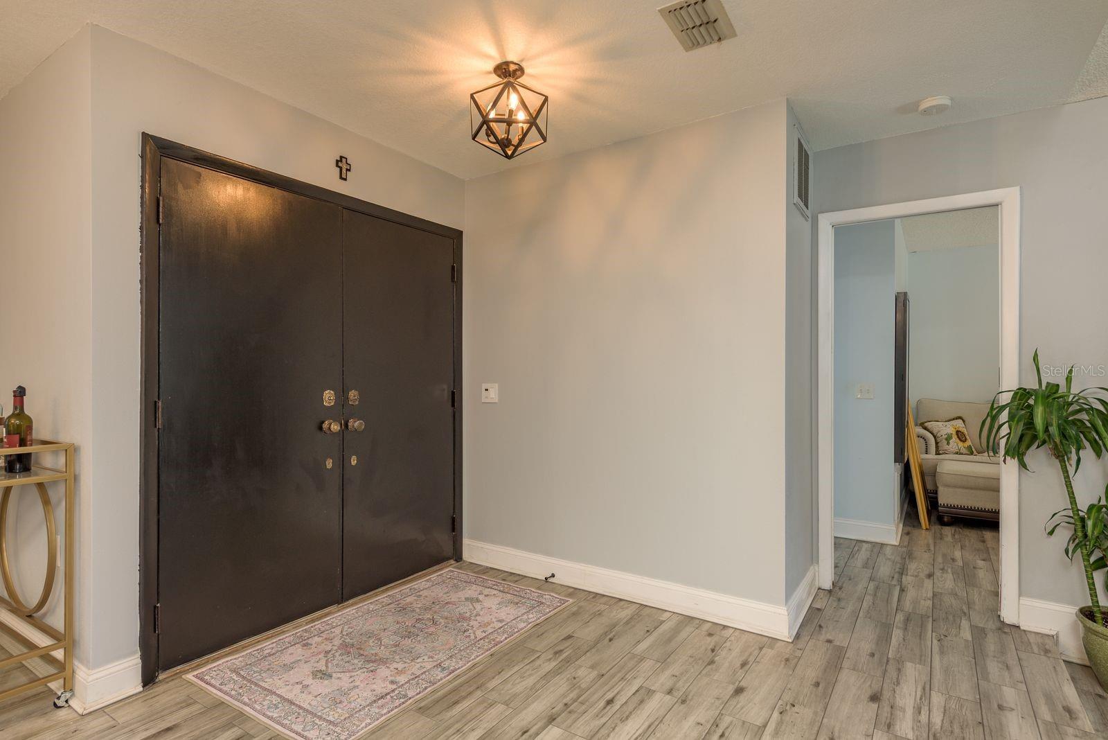 LAKE VALENCIA UNIT ONE - Residential