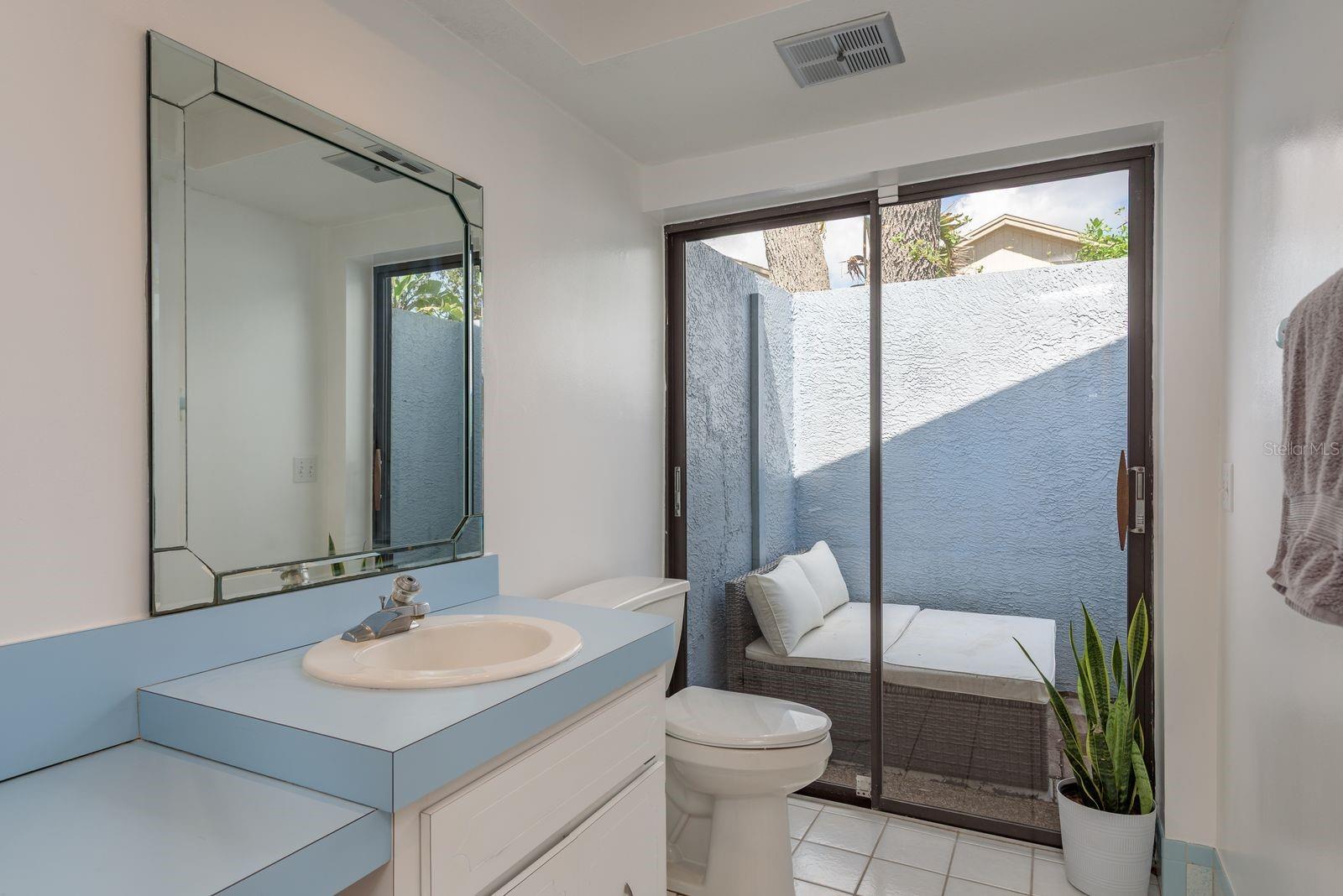 LAKE VALENCIA UNIT ONE - Residential