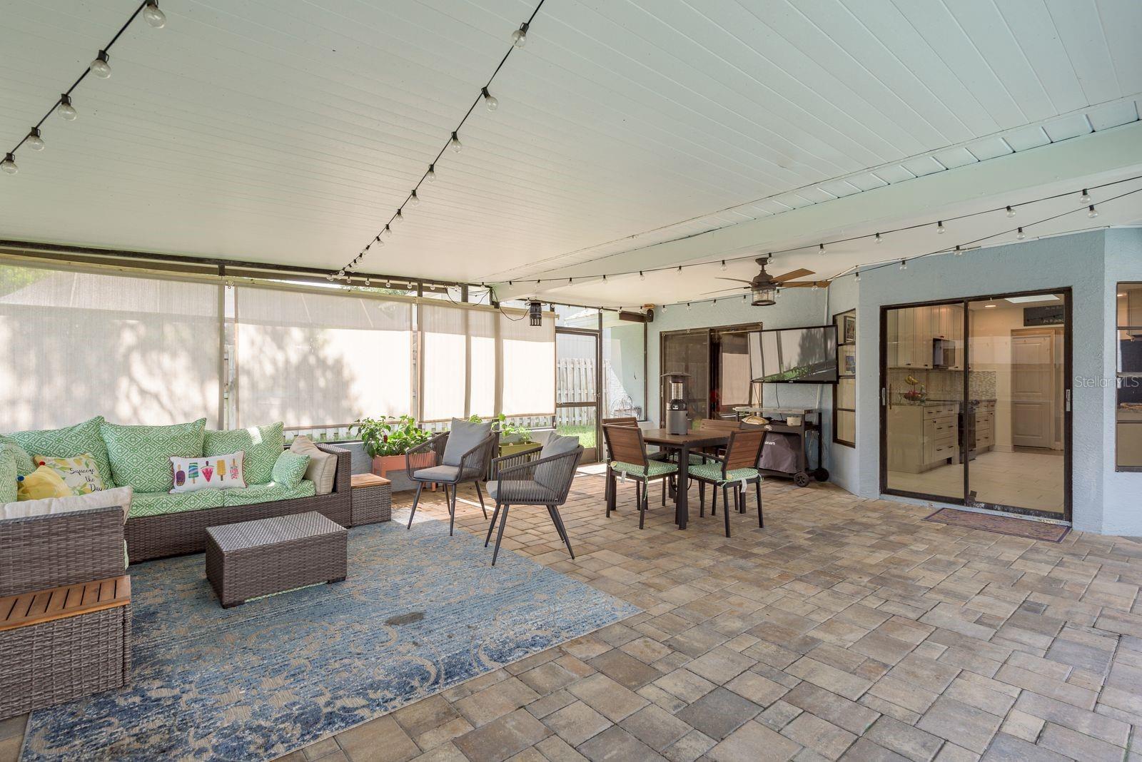 LAKE VALENCIA UNIT ONE - Residential