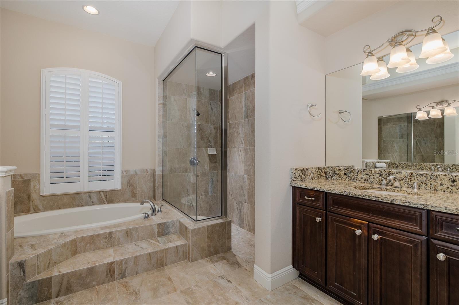 CHAMPIONS CLUB - Residential