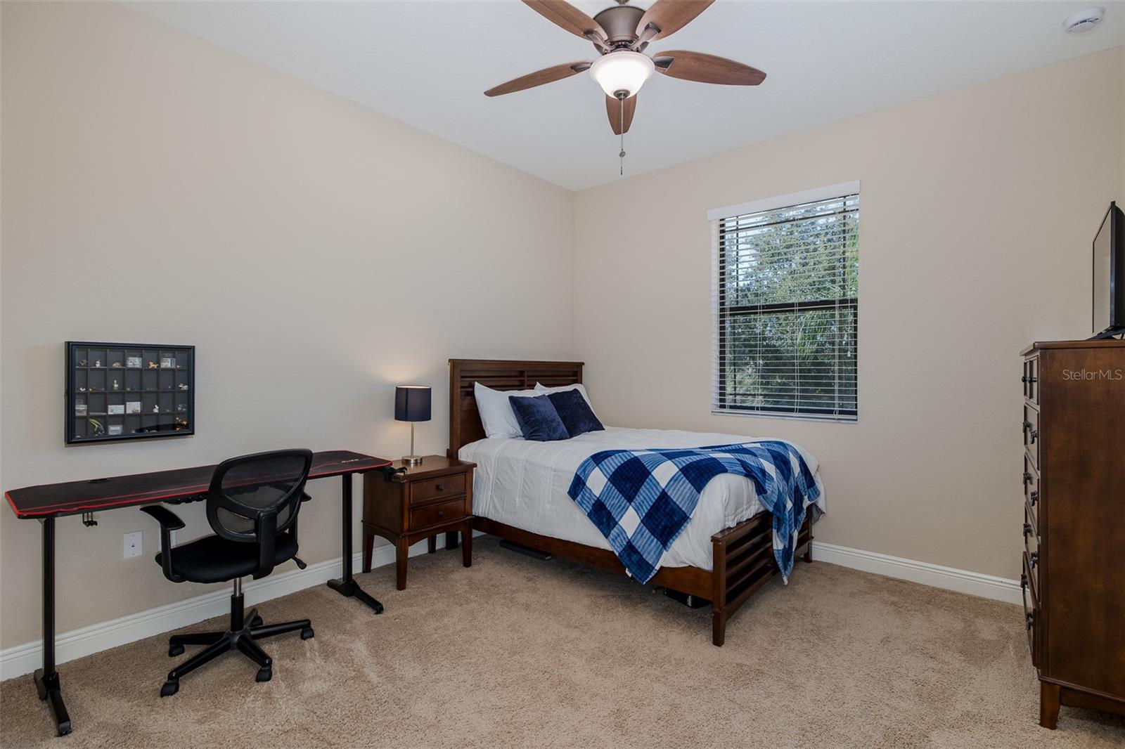 CHAMPIONS CLUB - Residential