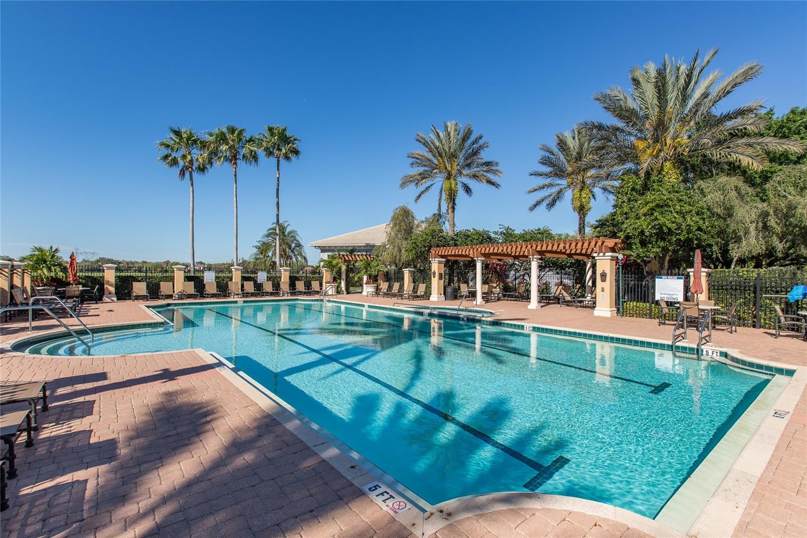 CHAMPIONS CLUB - Residential