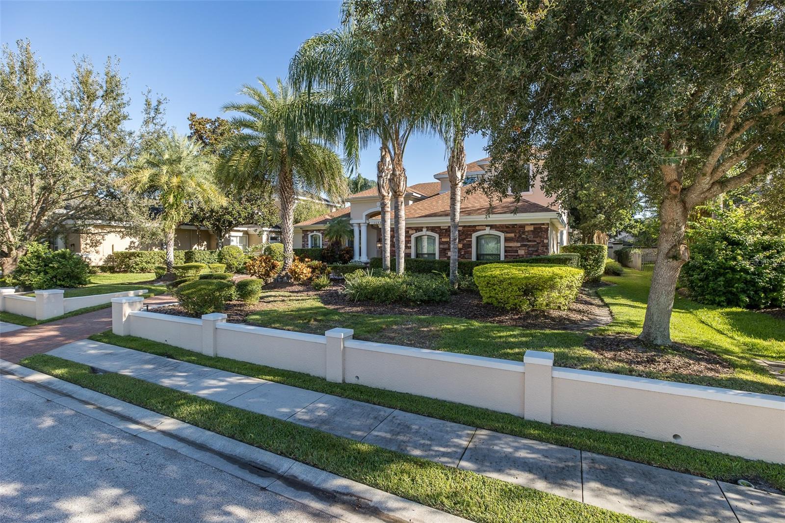 CHAMPIONS CLUB - Residential