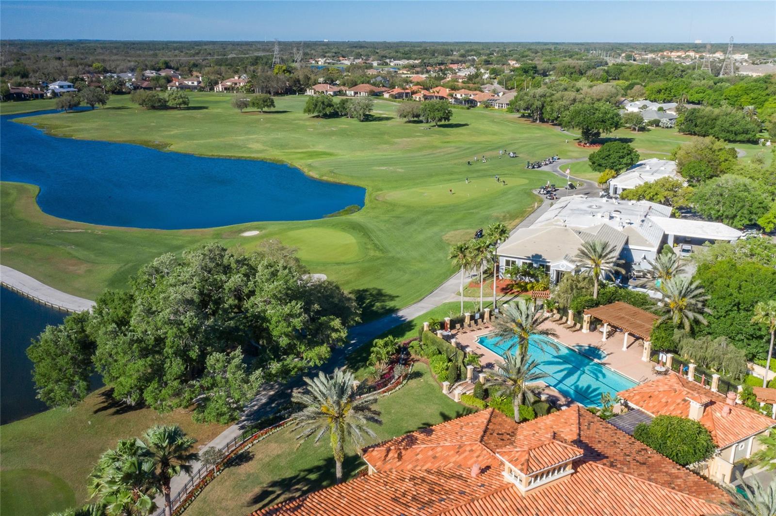 CHAMPIONS CLUB - Residential