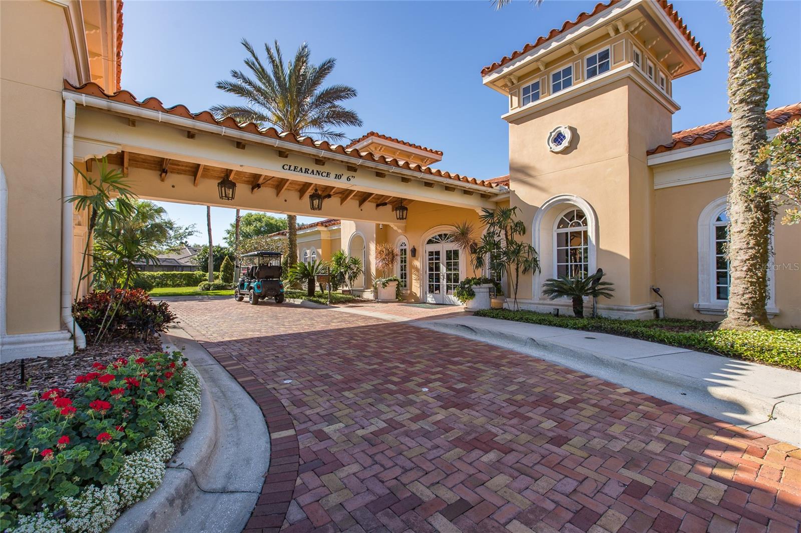 CHAMPIONS CLUB - Residential