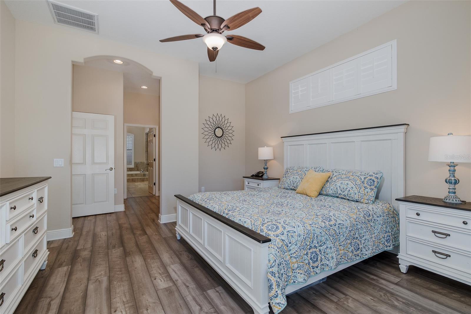 CHAMPIONS CLUB - Residential