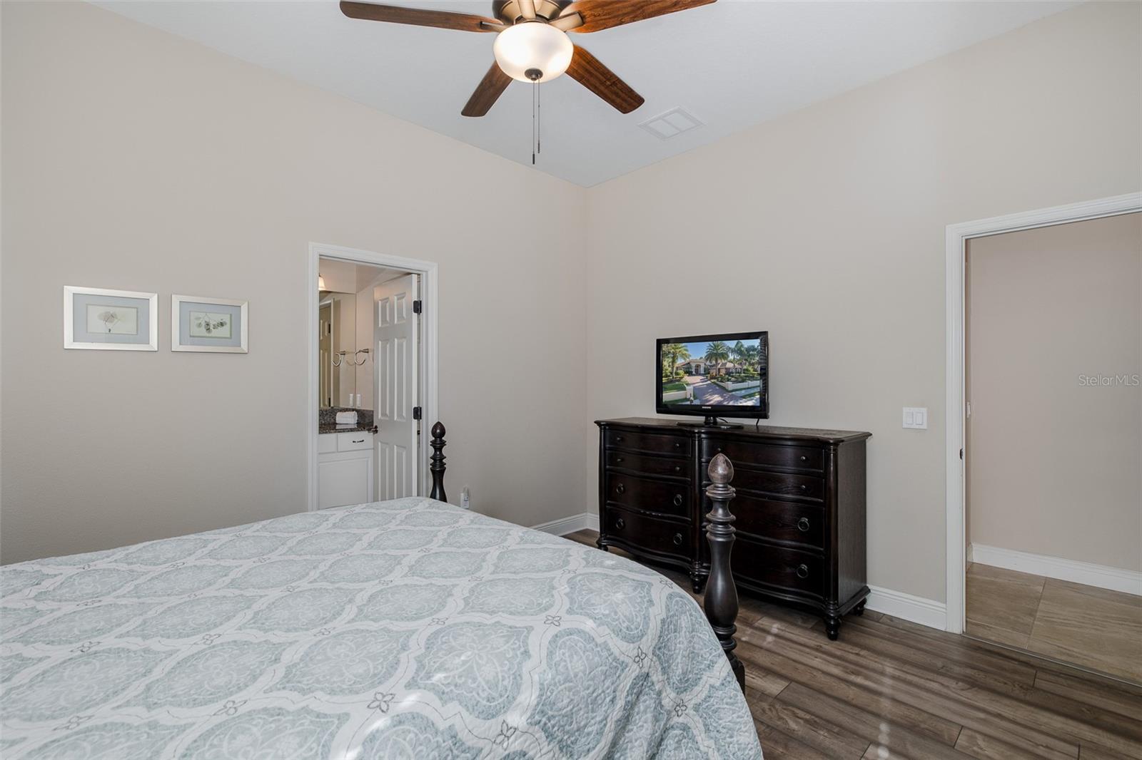 CHAMPIONS CLUB - Residential