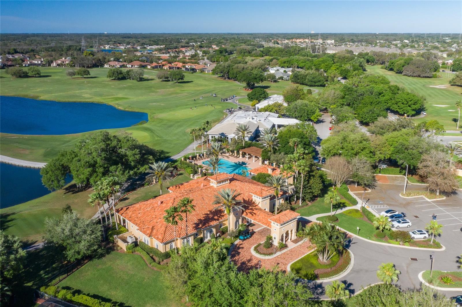 CHAMPIONS CLUB - Residential