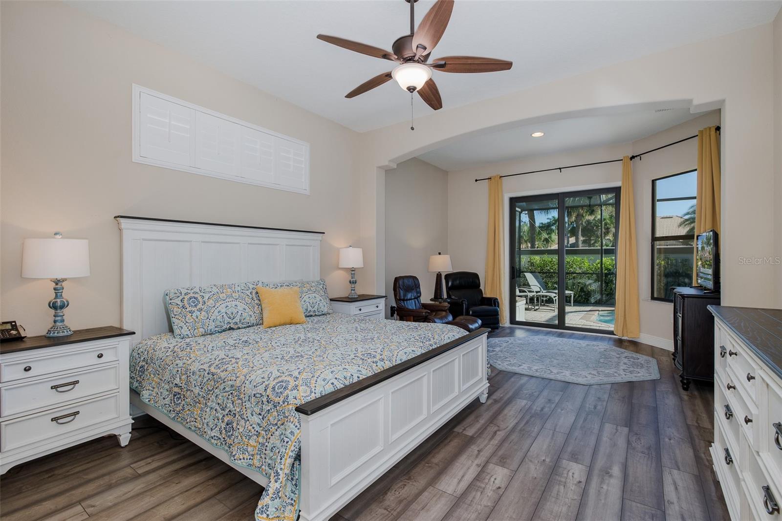 CHAMPIONS CLUB - Residential