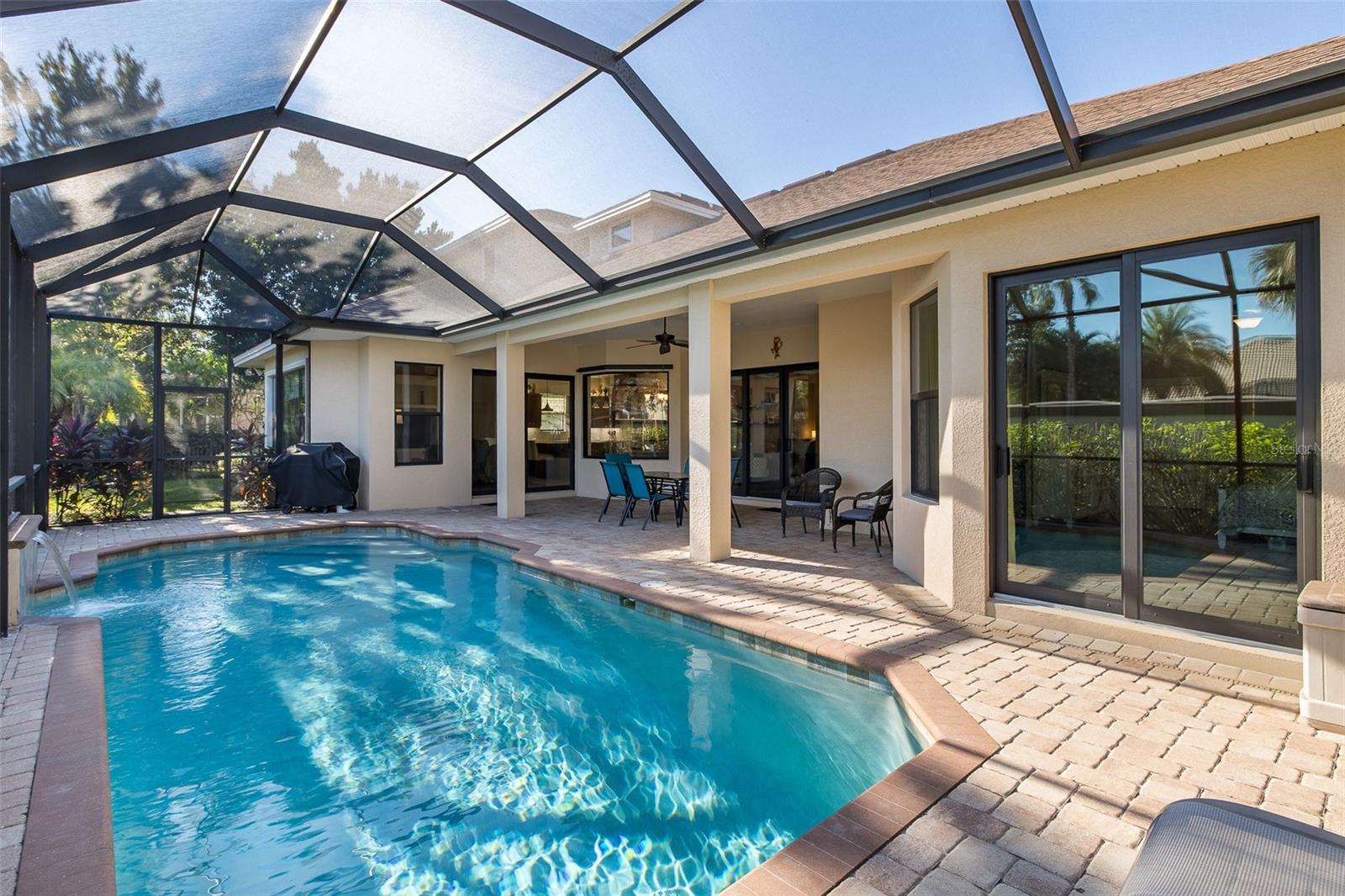 CHAMPIONS CLUB - Residential