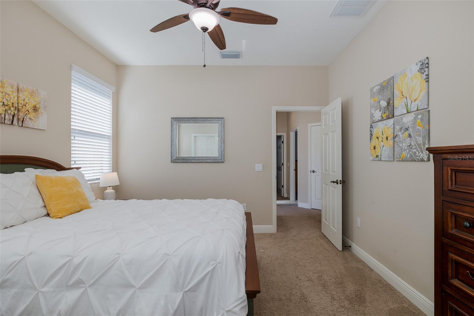 CHAMPIONS CLUB - Residential