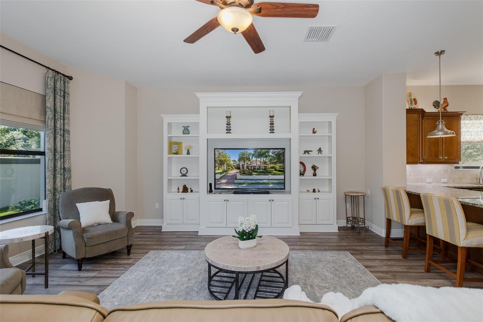 CHAMPIONS CLUB - Residential