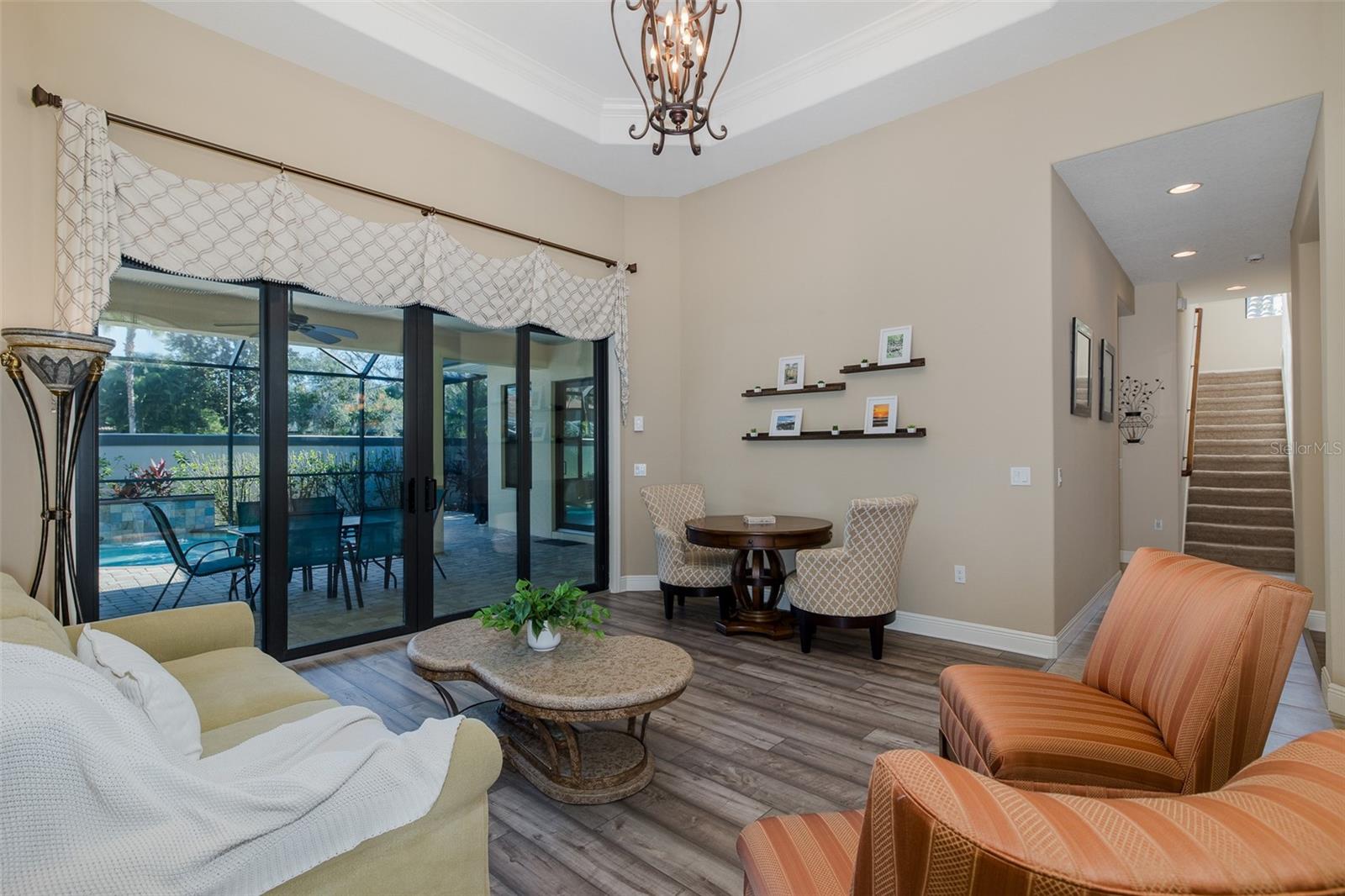 CHAMPIONS CLUB - Residential