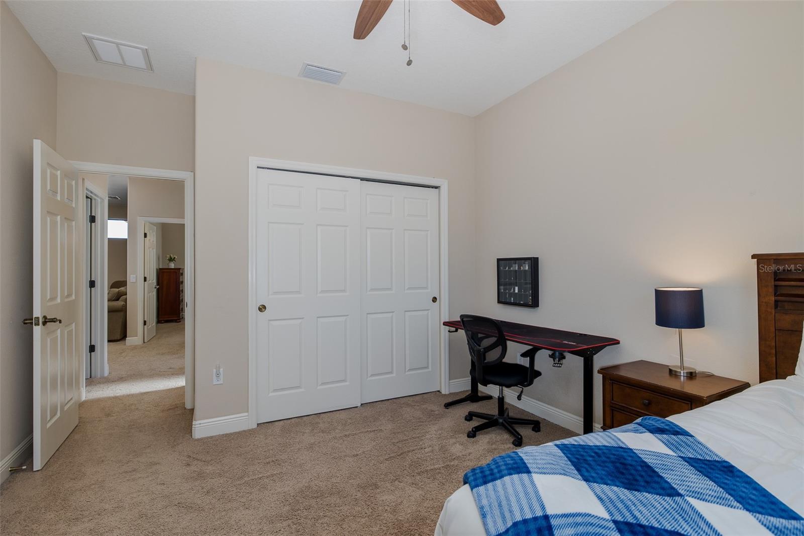 CHAMPIONS CLUB - Residential