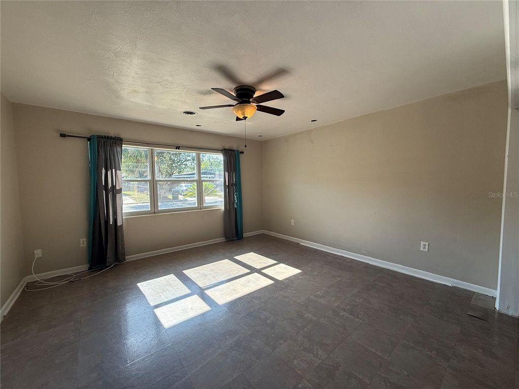 Photo of 915 14th Street E, Bradenton, FL 34208 (MLS # A4692463)