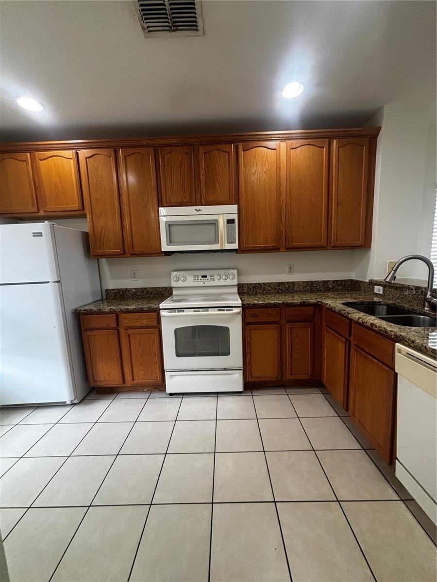 SAVANNAH PINES CONDO - Residential Lease