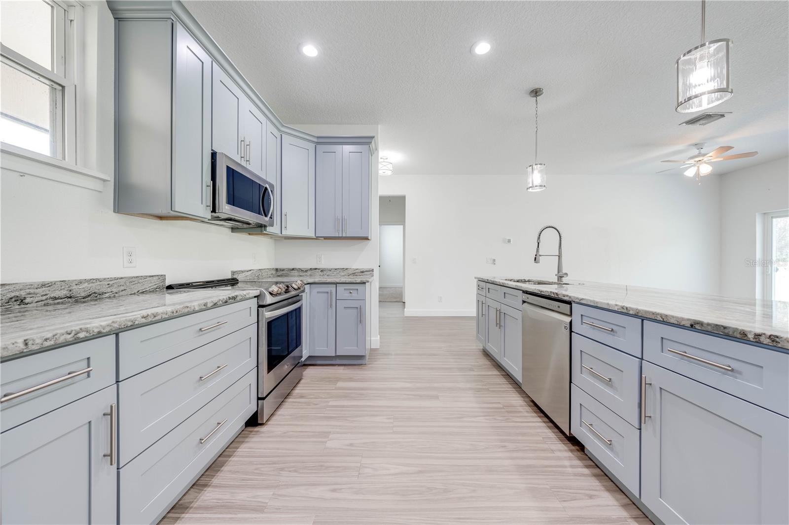 BREEZY PINES - Residential