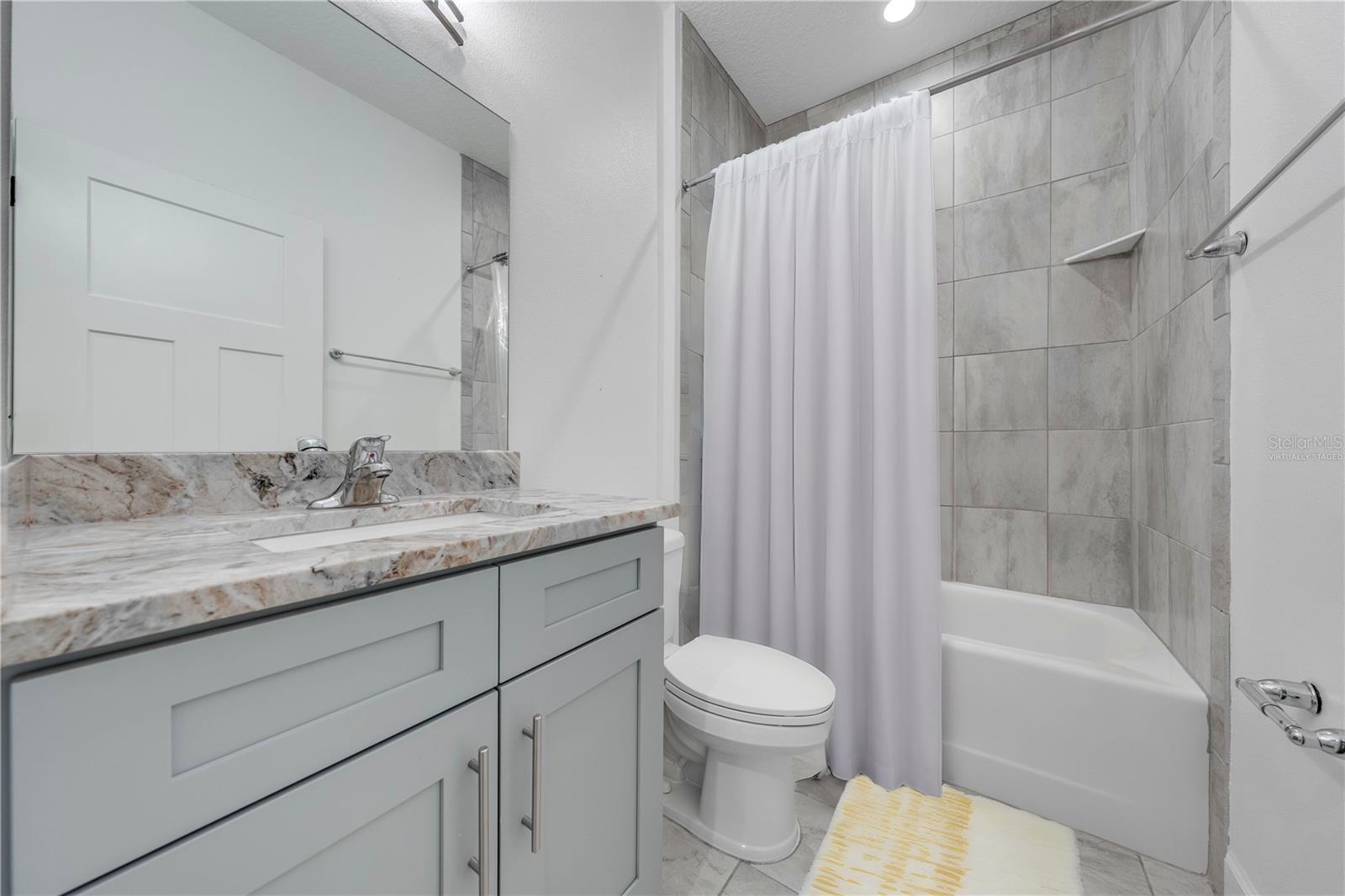 BREEZY PINES - Residential