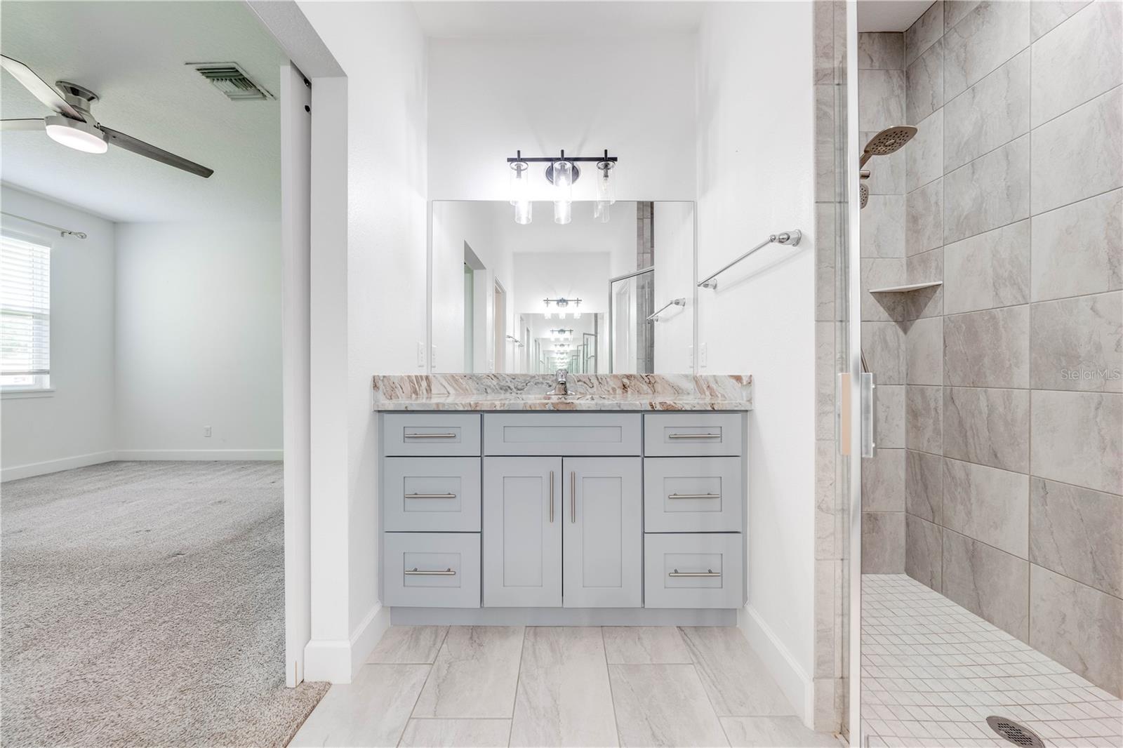 BREEZY PINES - Residential