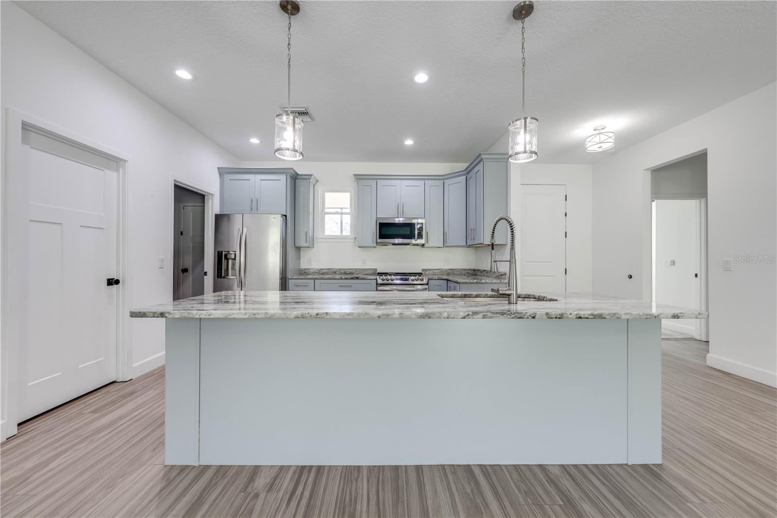 BREEZY PINES - Residential