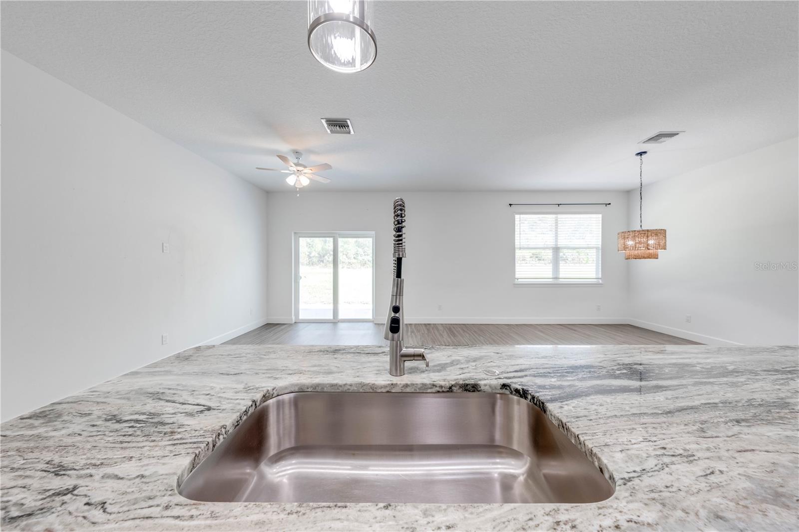 BREEZY PINES - Residential