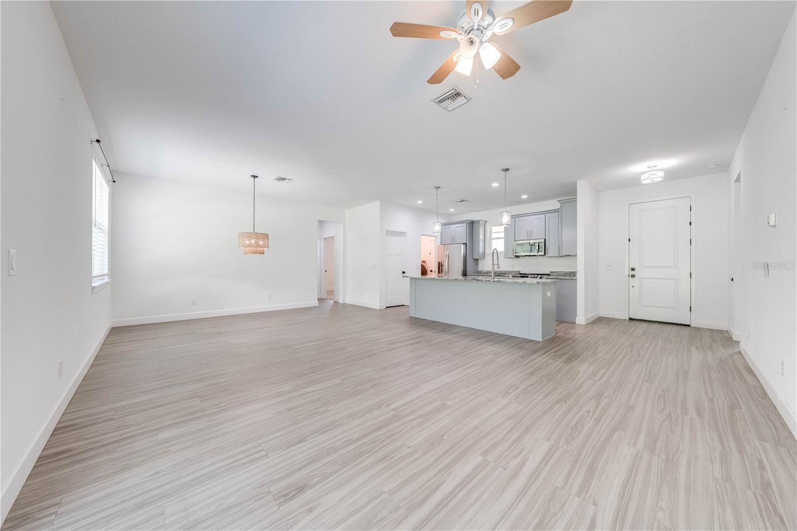 BREEZY PINES - Residential