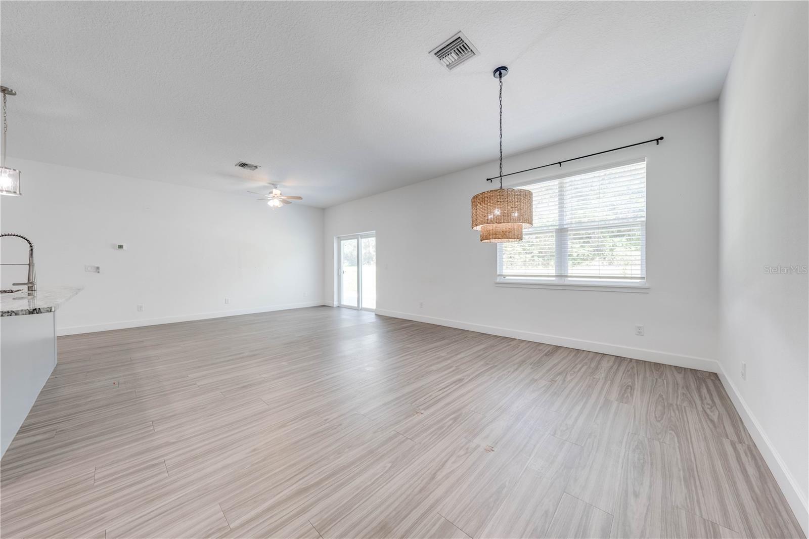 BREEZY PINES - Residential