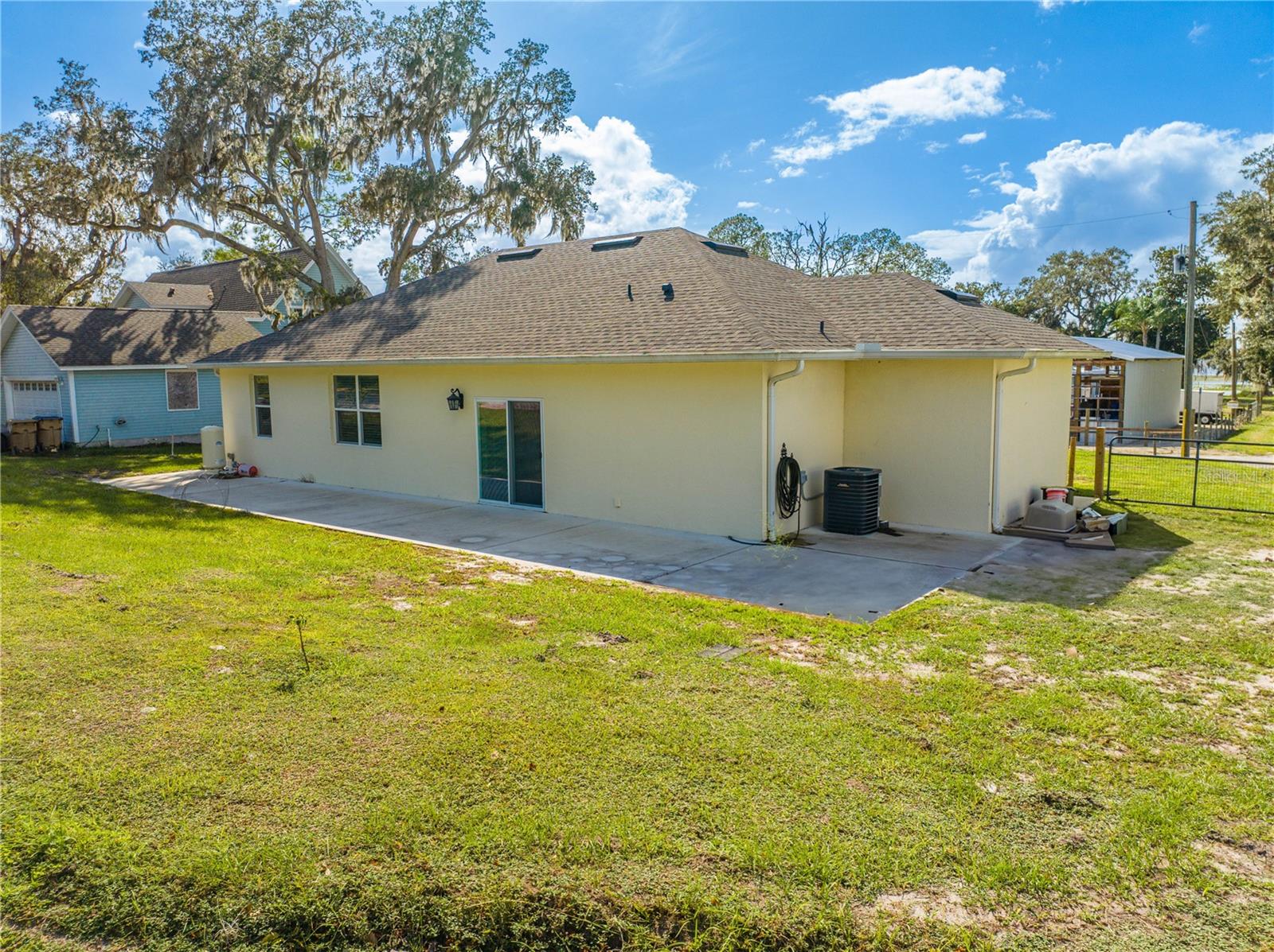 BREEZY PINES - Residential