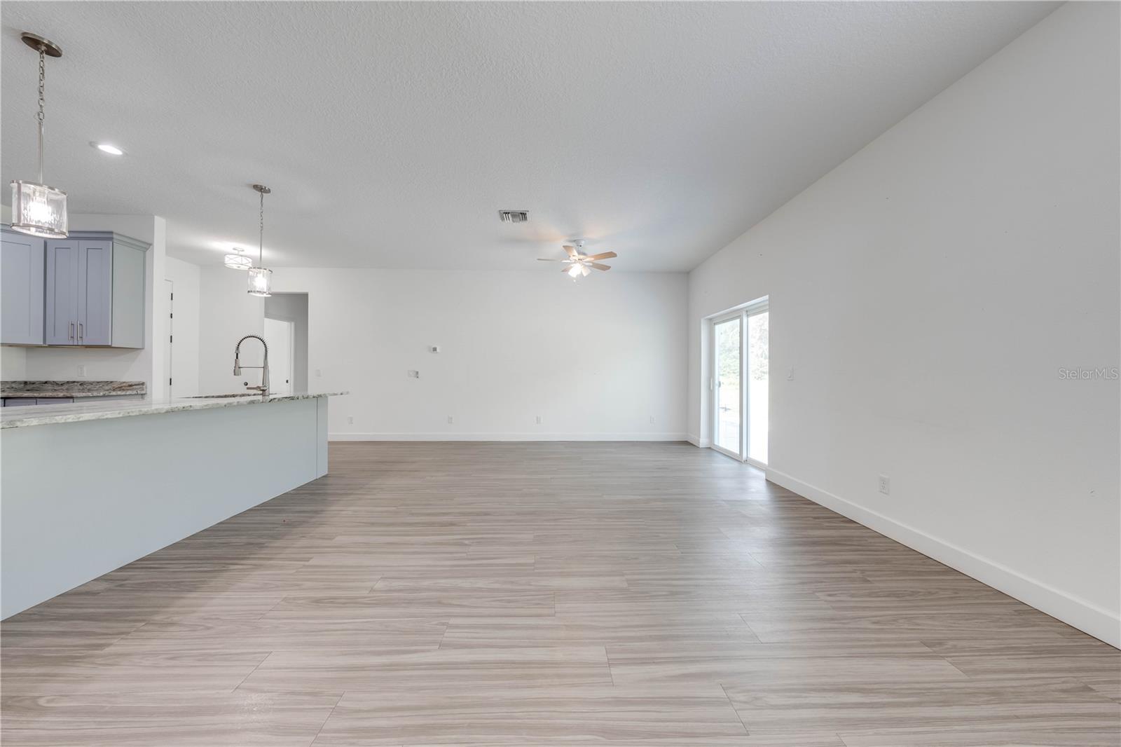 BREEZY PINES - Residential