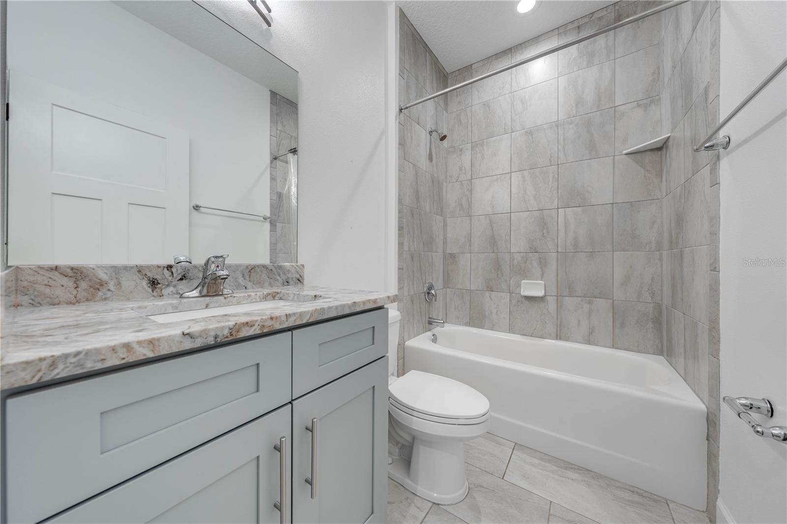 BREEZY PINES - Residential