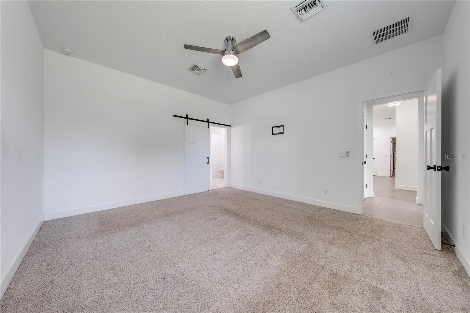 BREEZY PINES - Residential