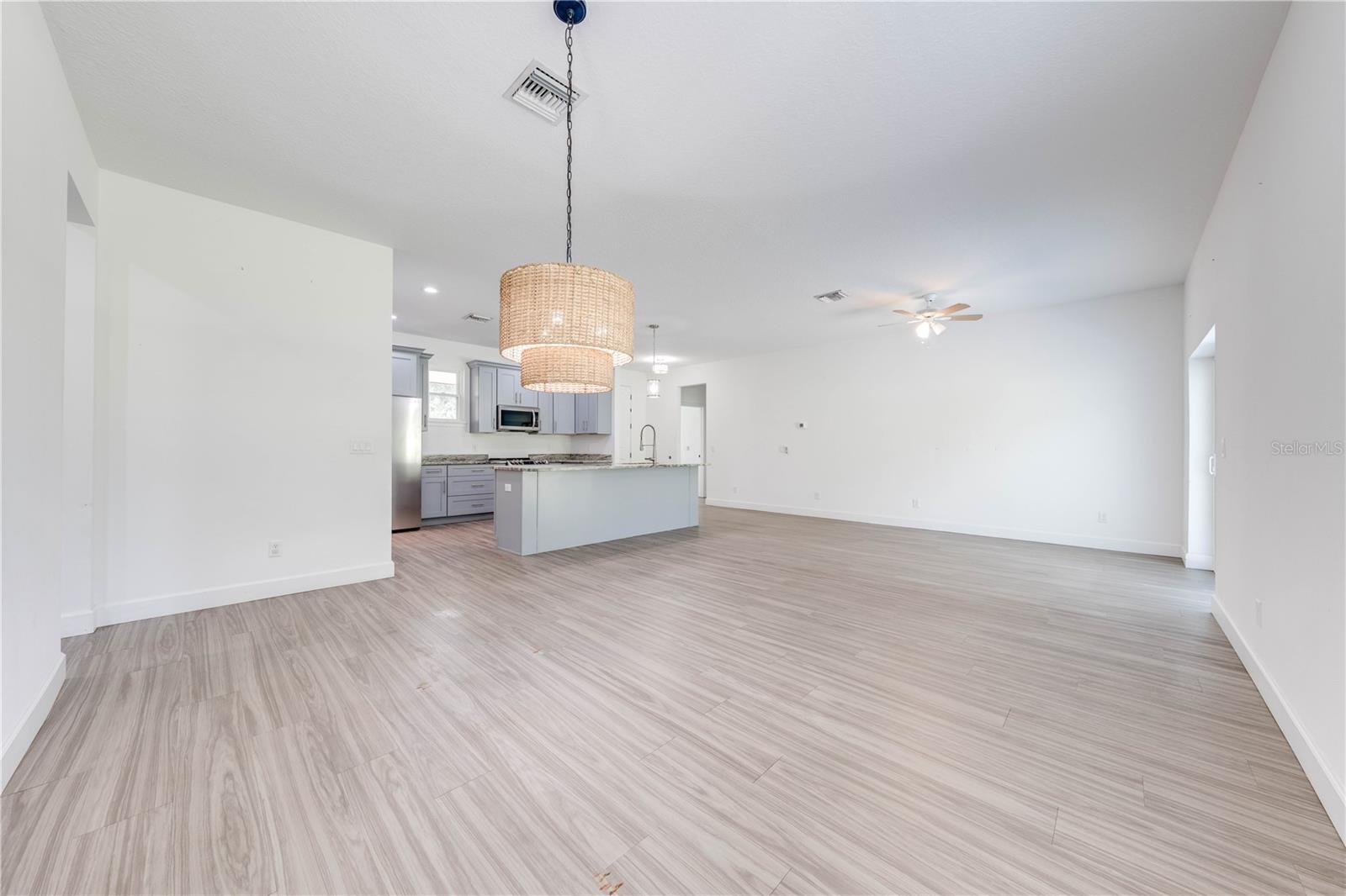 BREEZY PINES - Residential