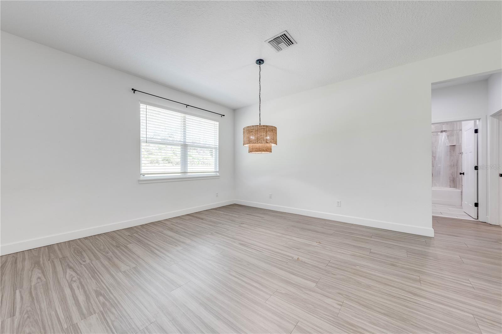 BREEZY PINES - Residential