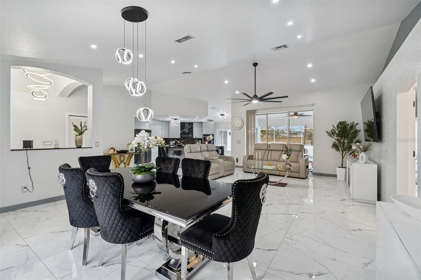 LINKS AT SEVEN HILLS - Residential Lease