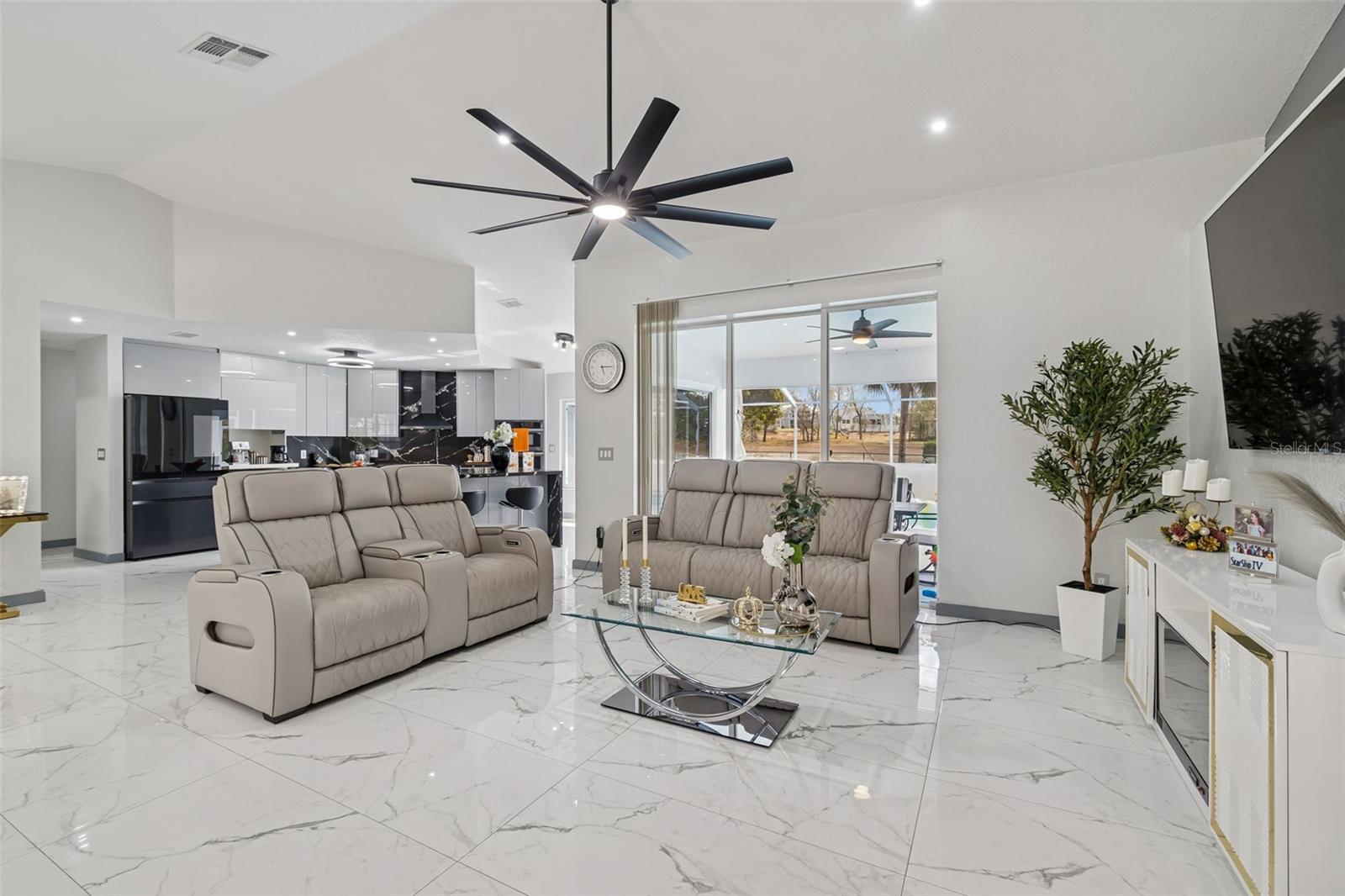 LINKS AT SEVEN HILLS - Residential Lease